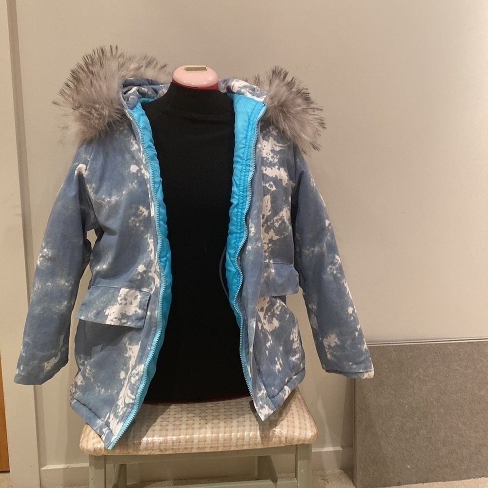 Winter coat with removable Faux Fur collar